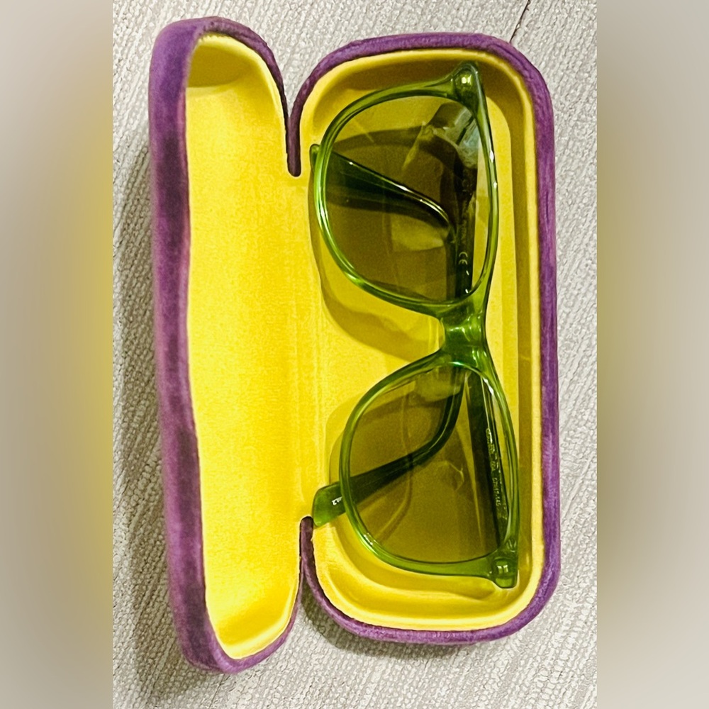 Authentic Gucci  Sunglasses - Green | Oversized Frame | New - Picture 3 of 9